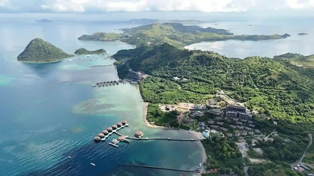 Overwater villas on the water at Labuan Bajo